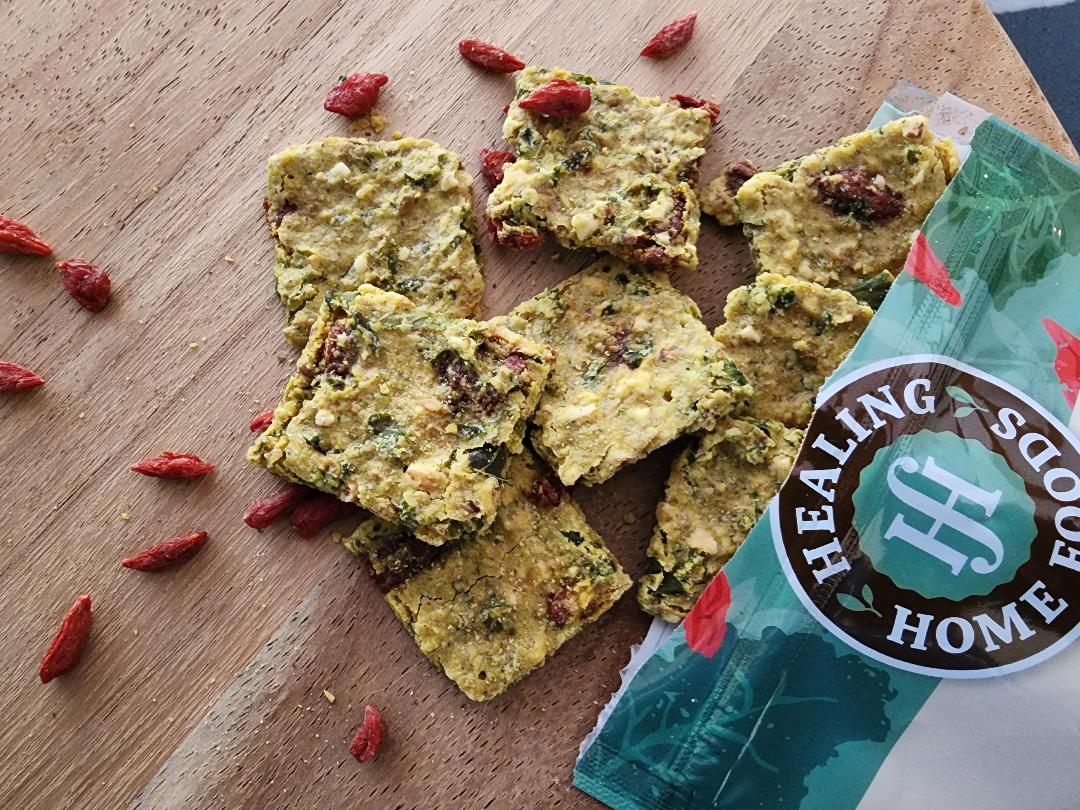 Air-Dried Kale Goji Crackers